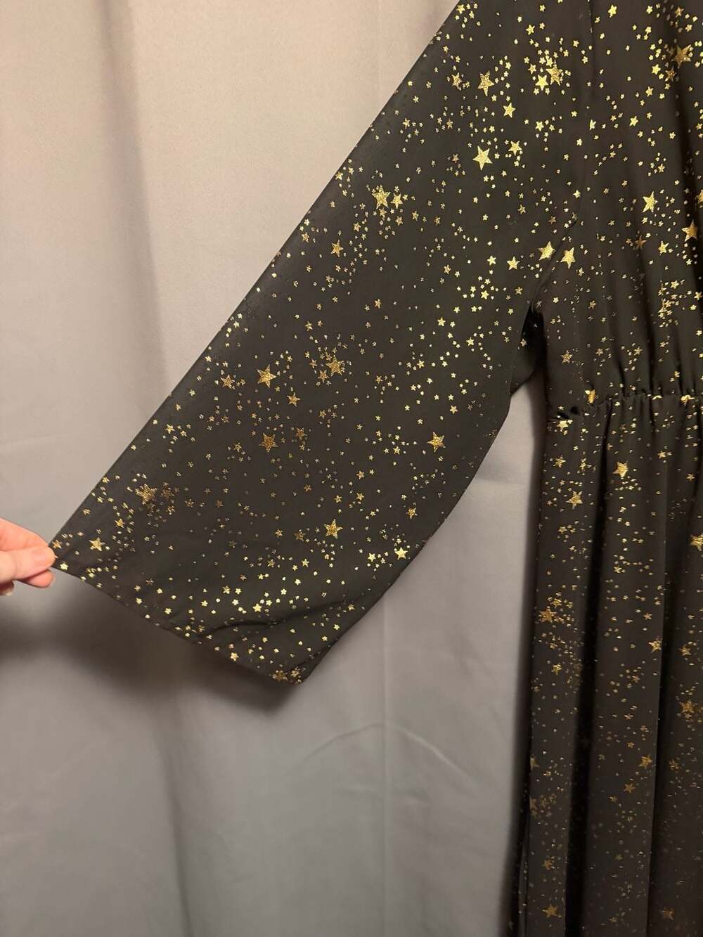 BloomChic Plus Size 2X/18-20 Gold Star Glitter Black Midi Dress - Picture 3 of 8